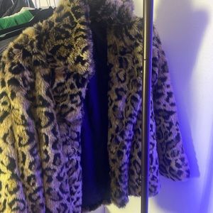 My fav winter coat ;( My arms don’t fit the sleeves no more